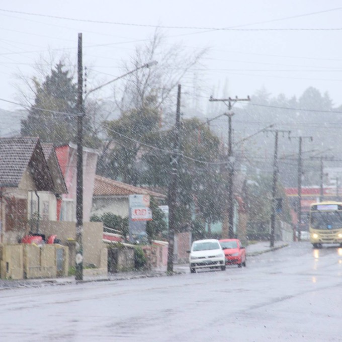 Sul tem frio intenso e Sudeste chuva atípica