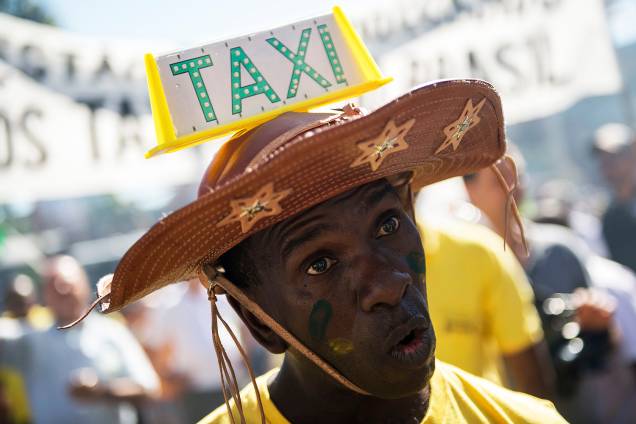 O Sindicato dos Taxistas Autônomos organizou o protesto contra a regulamentação dos aplicativos de carona remunerada na capital carioca - 27/07/2017 O Sindicato dos Taxistas Autônomos organizou o protesto contra a regulamentação dos aplicativos de carona remunerada na capital carioca - 27/07/2017