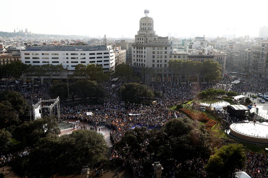 Barcelona realiza uma grande marcha contra o terrorismo e pela paz após os atentados da semana passada na capital catalã - 26/08/2017