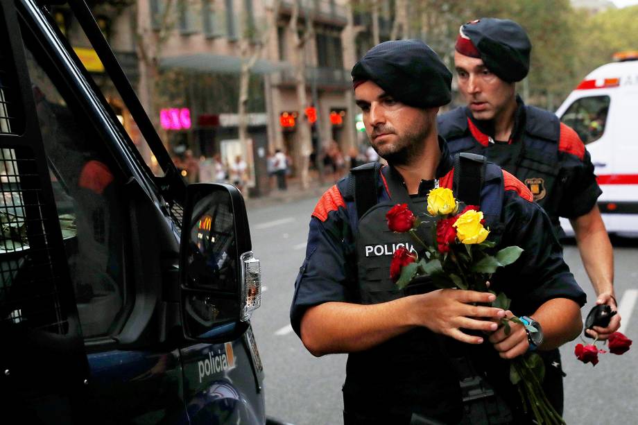 Barcelona realiza uma grande marcha contra o terrorismo e pela paz após os atentados da semana passada na capital catalã - 26/08/2017