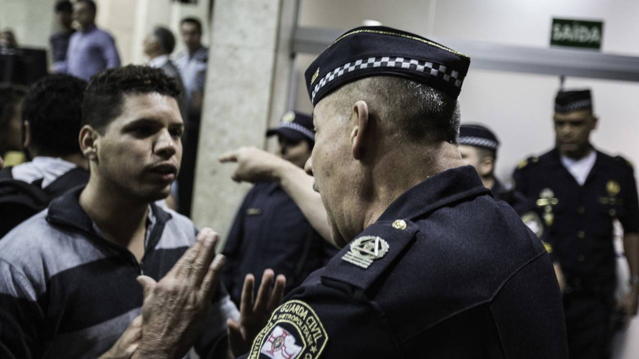 Estudantes Ocupam Plenário da Câmara em SP