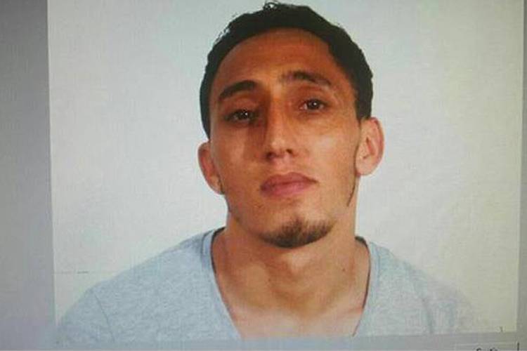 A pol&iacute;cia catal&atilde; divulgou uma fotografia de um dos atacantes, o seu nome &eacute; Driss Oukabir Soprano - 17/08/2017