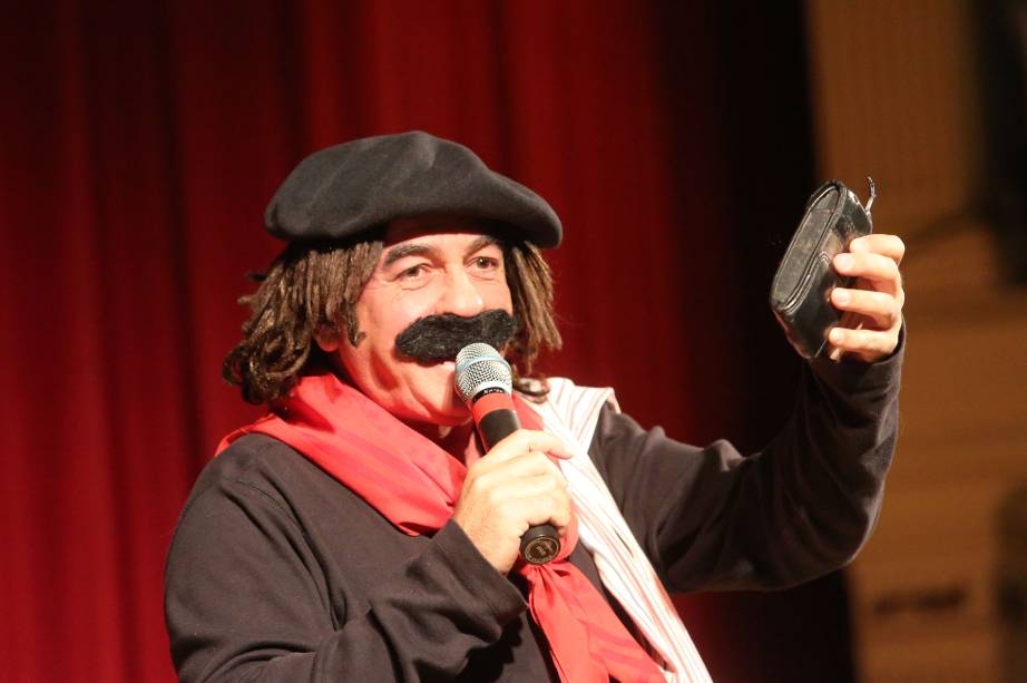 Com as presenças do governador José Ivo Sartori, e dos secretários estaduais da Agricultura, Pecuária e Irrigação, Ernani Polo, e do Desenvolvimento Rural, Pesca e Cooperativismo, Tarcisio Minetto, o governo do Estado lançou, nesta quinta-feira (10), em evento realizado no Theatro São Pedro, na capital, a Expointer 2017. A cerimônia de lançamento comemorou as 40 edições de um dos maiores eventos do agronegócio na América Latina. Com as presenças do governador José Ivo Sartori, e dos secretários estaduais da Agricultura, Pecuária e Irrigação, Ernani Polo, e do Desenvolvimento Rural, Pesca e Cooperativismo, Tarcisio Minetto, o governo do Estado lançou, nesta quinta-feira (10), em evento realizado no Theatro São Pedro, na capital, a Expointer 2017. A cerimônia de lançamento comemorou as 40 edições de um dos maiores eventos do agronegócio na América Latina.