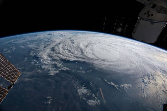 Furacão Harvey é visto da Estação Espacial Internacional, na costa do Texas, em foto divulgada pela Nasa Furacão Harvey é visto da Estação Espacial Internacional, na costa do Texas, em foto divulgada pela Nasa