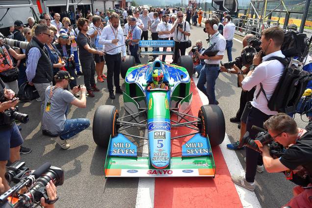 Filho de Schumacher pilota carro da primeira vitória do pai, no Circuit de Spa-Francorchamps, na Bélgica - 27/08/2017 Filho de Schumacher pilota carro da primeira vitória do pai, no Circuit de Spa-Francorchamps, na Bélgica - 27/08/2017