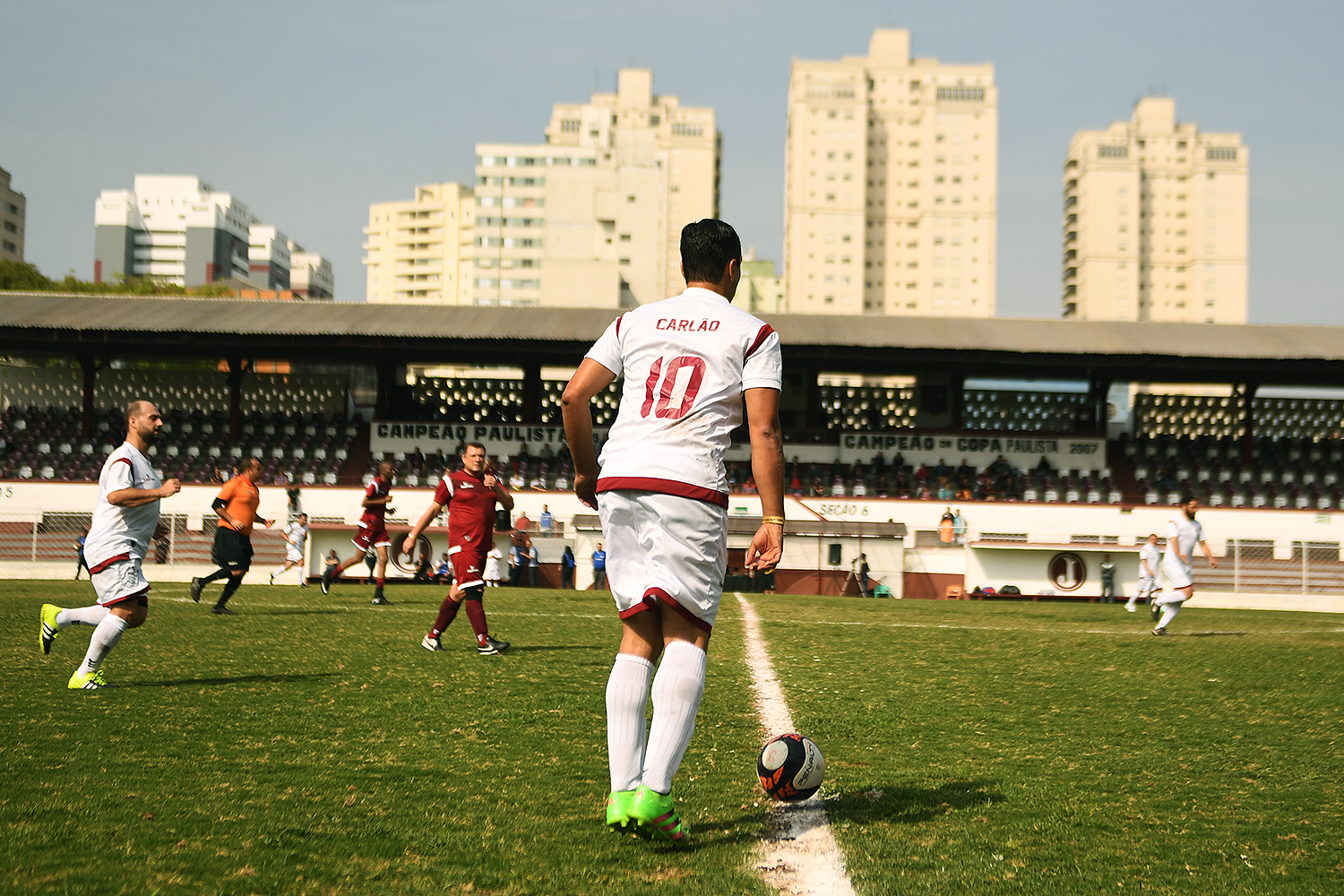 Evento "Jogar na Javari", promovido pelo Juventus em seu est&aacute;dio no bairro da Mooca, em S&atilde;o Paulo, reuniu familiares na v&eacute;spera do Dia dos Pais