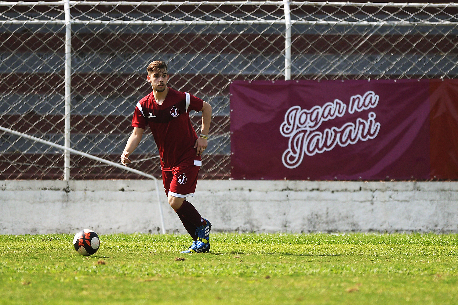 Evento "Jogar na Javari", promovido pelo Juventus em seu est&aacute;dio no bairro da Mooca, em S&atilde;o Paulo, reuniu familiares na v&eacute;spera do Dia dos Pais