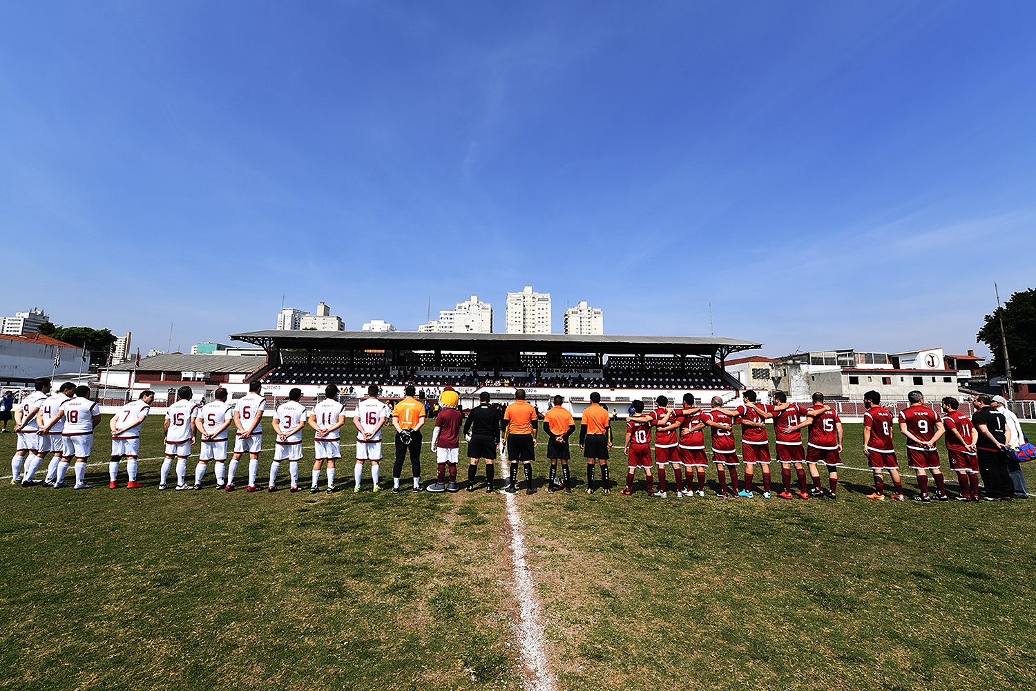 Evento "Jogar na Javari", promovido pelo Juventus em seu est&aacute;dio no bairro da Mooca, em S&atilde;o Paulo, reuniu familiares na v&eacute;spera do Dia dos Pais