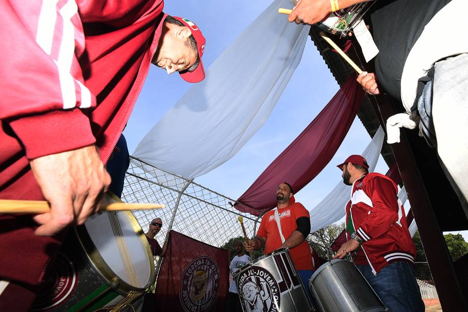 Evento "Jogar na Javari", promovido pelo Juventus em seu estádio no bairro da Mooca, em São Paulo, reuniu familiares na véspera do Dia dos Pais