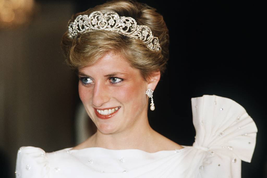 Conheça os objetos escolhidos pela Princesa Diana para representar a década de 1990