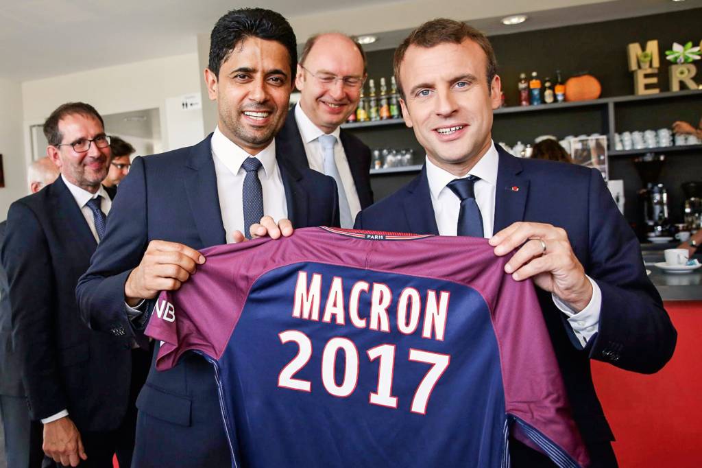 CASO DE ESTADO – Macron com o xeique que levou o brasileiro para Paris: “Parabéns, soube que trouxe boas notícias”