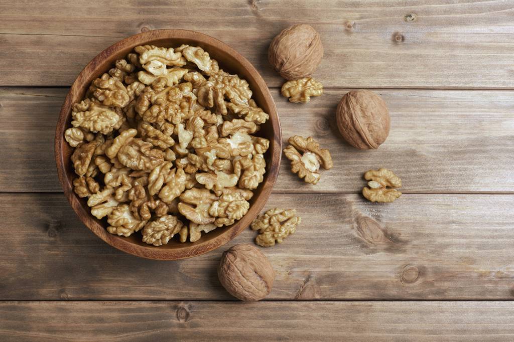 Nozes e castanhas podem reduzir o risco de morte por doenças cardiovasculares, diz estudo