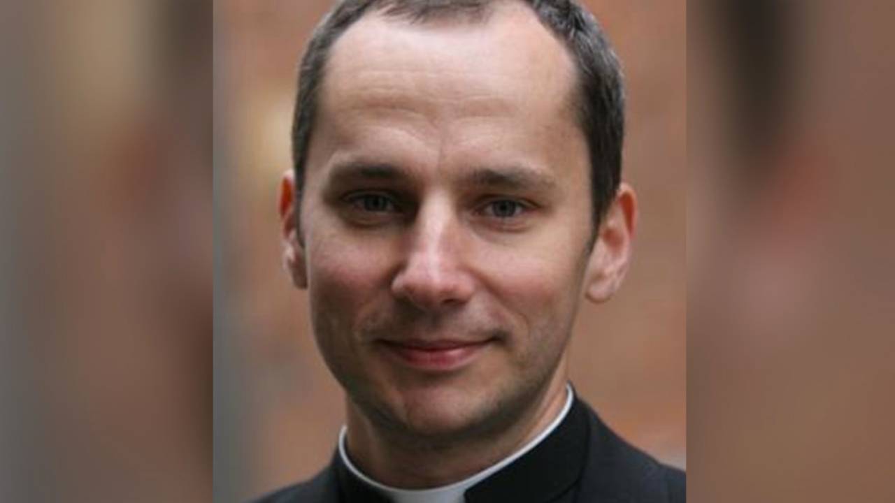 Padre polonês Maciej Szczepaniak