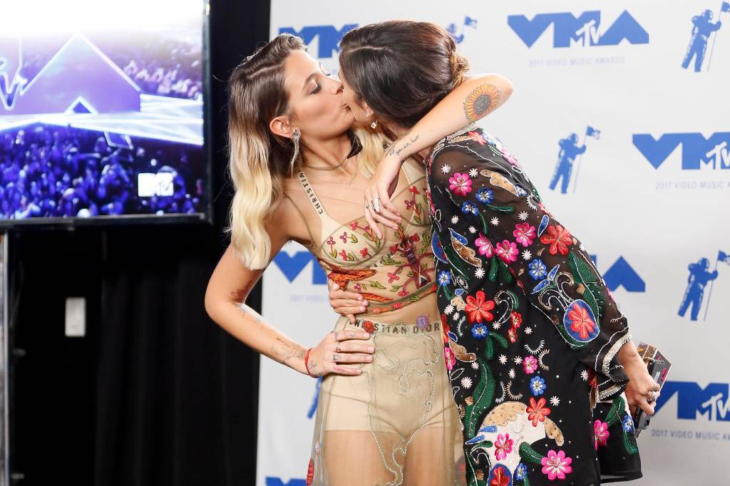 Paris Jackson e Caroline D’Amore