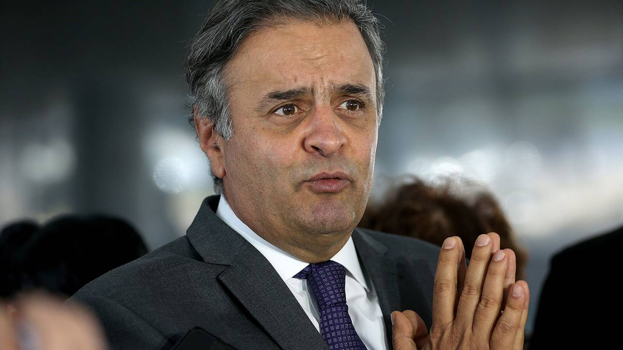 STF torna Senador Aécio Neves réu