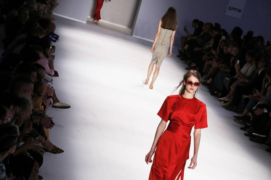 Desfile da Osklen durante a São Paulo Fashion Week N44, na Bienal