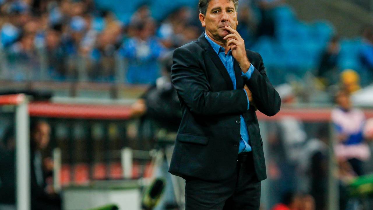 Renato Portaluppi, treinador de Grêmio, está com Covid-19 -