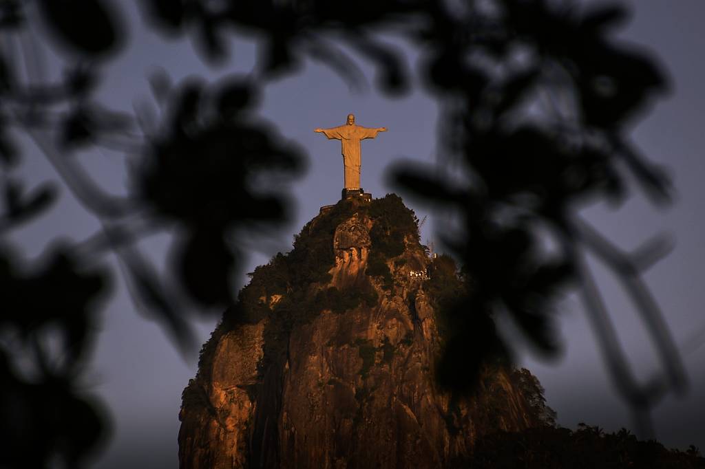 Mais que na Copa e na Olimpíada: turismo estrangeiro explode em 2024