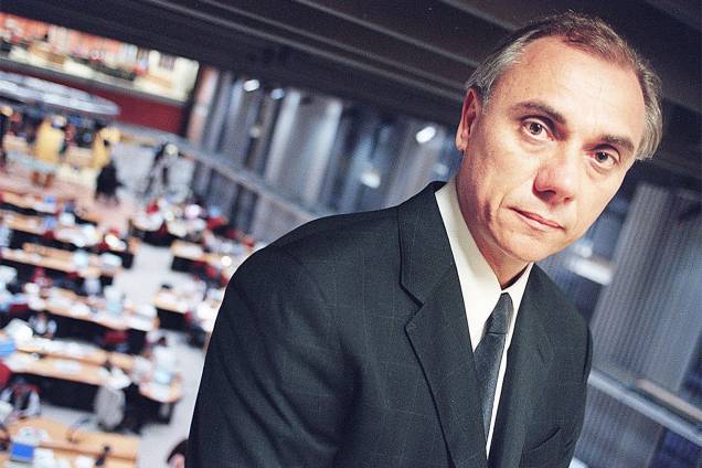 Marcelo Rezende, apresentador do programa 'Linha Direta' da Globo em 1999 Marcelo Rezende, apresentador do programa 'Linha Direta' da Globo em 1999