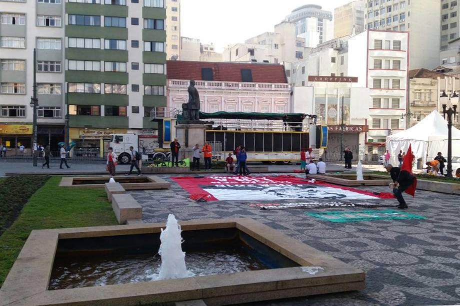 Movimentação em Curitiba, no Paraná, antes do depoimento do ex-presidente Lula ao juiz Sergio Moro - 13/09/2017