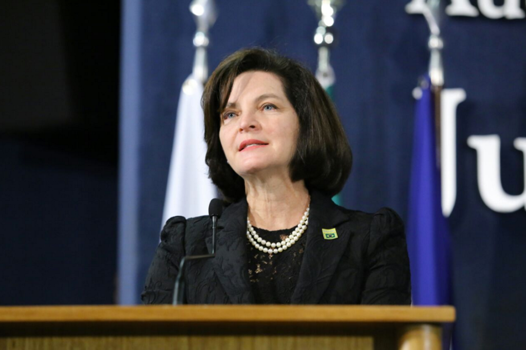 Raquel Dodge toma posse e diz que povo ‘não tolera corrupção’