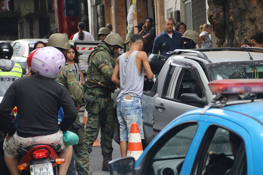 Operações das Forças Armadas durante o terceiro dia de ocupação na Rocinha, no Rio - 24/09/2017