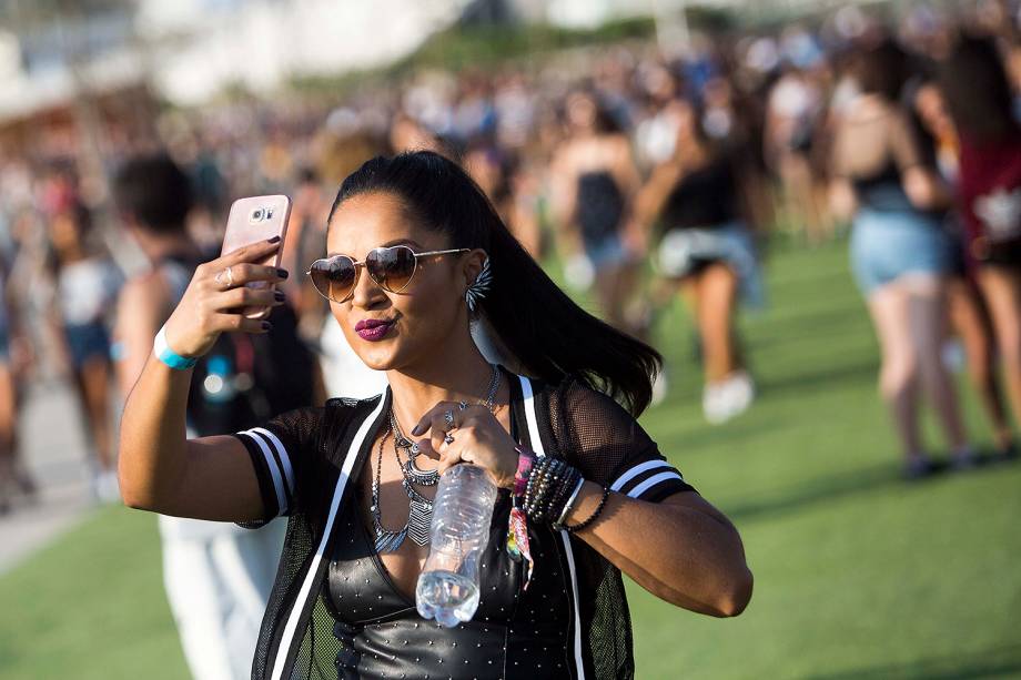 Movimentação do público no segundo dia do Rock in Rio no Parque Olímpico no Rio de Janeiro - 16/09/2017