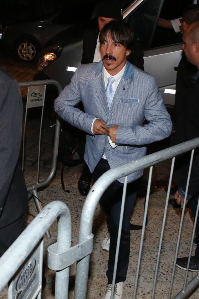 Anthony Kiedis chegando no casamento de Michelle Alves, no Rio de Janeiro Anthony Kiedis chegando no casamento de Michelle Alves, no Rio de Janeiro