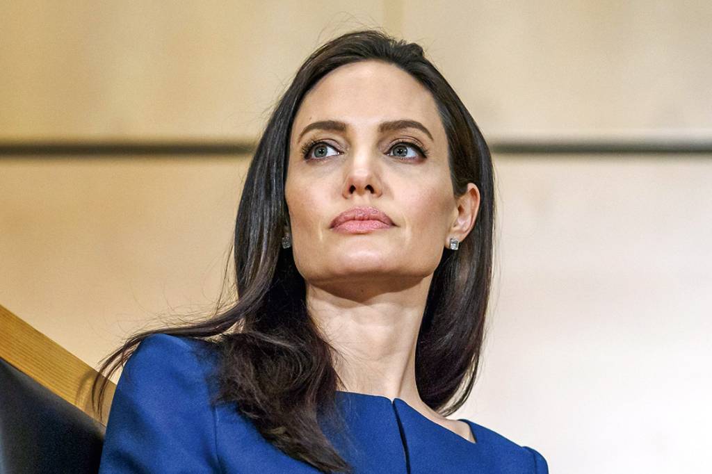 ANGELINA JOLIE – Depois que Harvey Weinstein se insinuou sexualmente para a atriz, em 1998, ela nunca mais trabalhou com ele