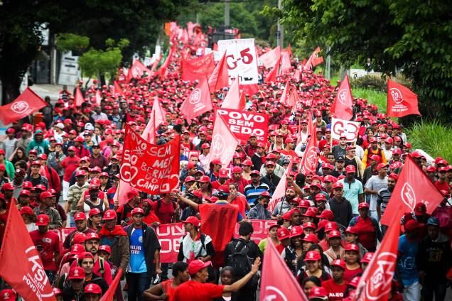 A ocupação Povo Sem Medo, organizada pelo Movimento dos Trabalhadores Sem Teto (MTST), realiza passeata em São Bernardo do Campo (SP), rumo ao Palácio dos Bandeirantes, sede do governo paulista - 31/10/2017 A ocupação Povo Sem Medo, organizada pelo Movimento dos Trabalhadores Sem Teto (MTST), realiza passeata em São Bernardo do Campo (SP), rumo ao Palácio dos Bandeirantes, sede do governo paulista - 31/10/2017