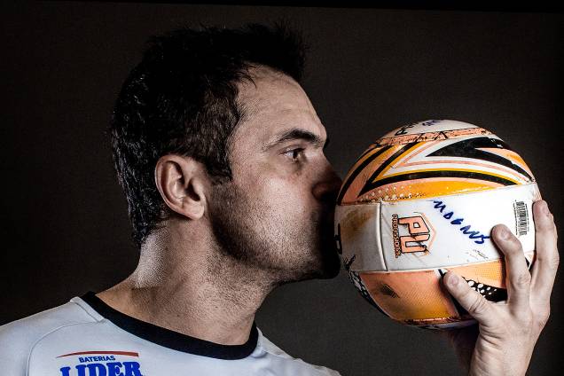 Falcão, 40 anos, o maior ídolo do futsal mundial Falcão, 40 anos, o maior ídolo do futsal mundial