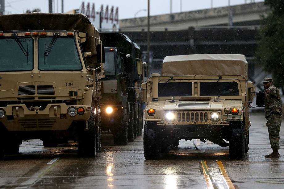 Militares em Nova Orleans antes de furacão Nate chegar aos Estados Unidos - 07/10/2017