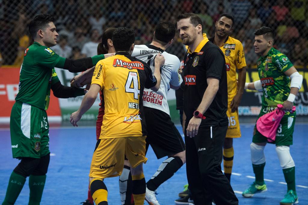 Partida final entre Sorocaba e Corinthians valendo o t&iacute;tulo da Liga paulista de Futsal, na Arena Sorocaba, em S&atilde;o Paulo