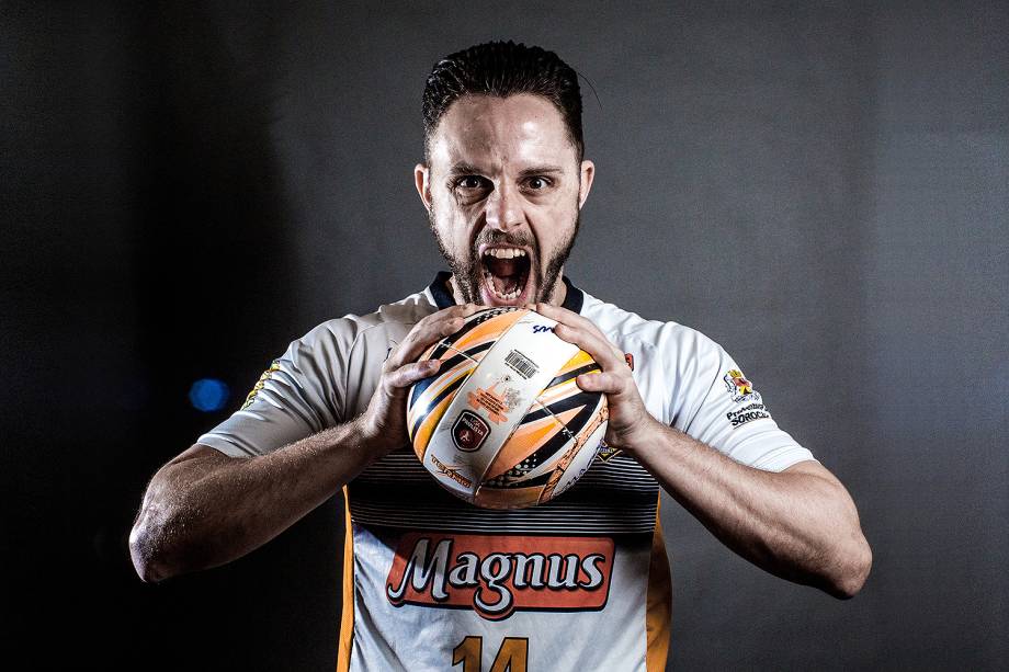 Rodrigo, fixo e capitão do Sorocaba e da seleção brasileira de futsal Rodrigo, fixo e capitão do Sorocaba e da seleção brasileira de futsal