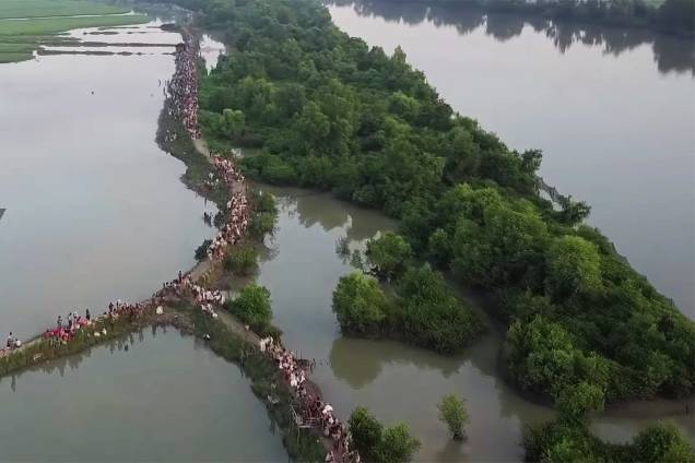 Chegada de 15.000 refugiados rohingyas em Bangladesh Chegada de 15.000 refugiados rohingyas em Bangladesh