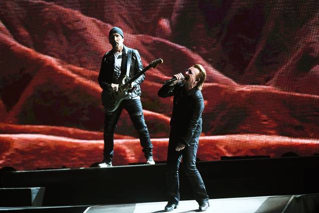 A banda irlandesa U2 se apresenta no estádio do Morumbi, em São Paulo, como parte da turnê em que celebra os 30 anos do disco "The Joshua Tree" - 19/10/2017 A banda irlandesa U2 se apresenta no estádio do Morumbi, em São Paulo, como parte da turnê em que celebra os 30 anos do disco "The Joshua Tree" - 19/10/2017