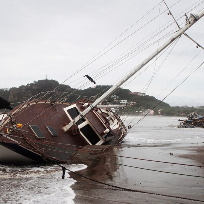 Tempestade Nate avança para México e Estados Unidos