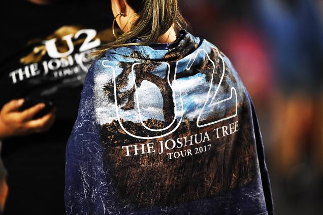 Fãs da banda U2 durante o show em comemoração aos 30 anos do lançamento do CD "The Joshua Tree", no Estádio do Morumbi, em São Paulo (SP) - 19/10/2017 Fãs da banda U2 durante o show em comemoração aos 30 anos do lançamento do CD "The Joshua Tree", no Estádio do Morumbi, em São Paulo (SP) - 19/10/2017