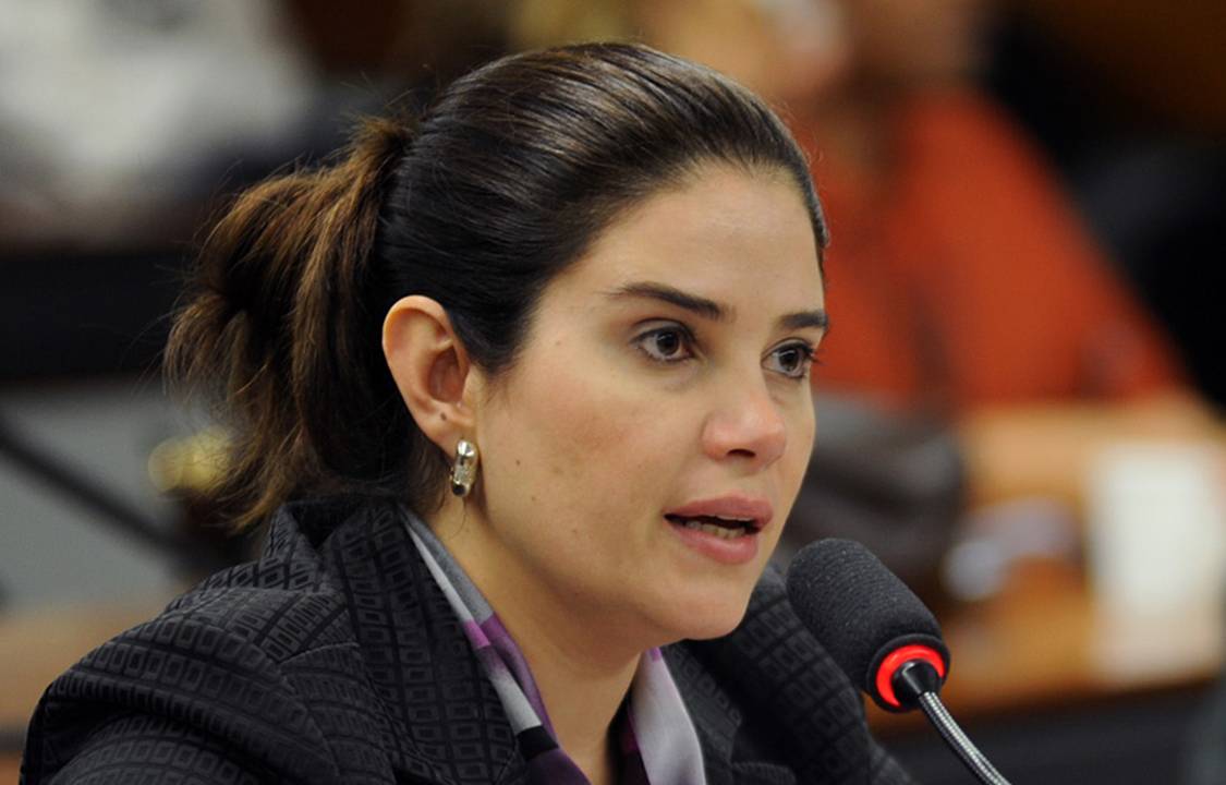 Aline Corrêa