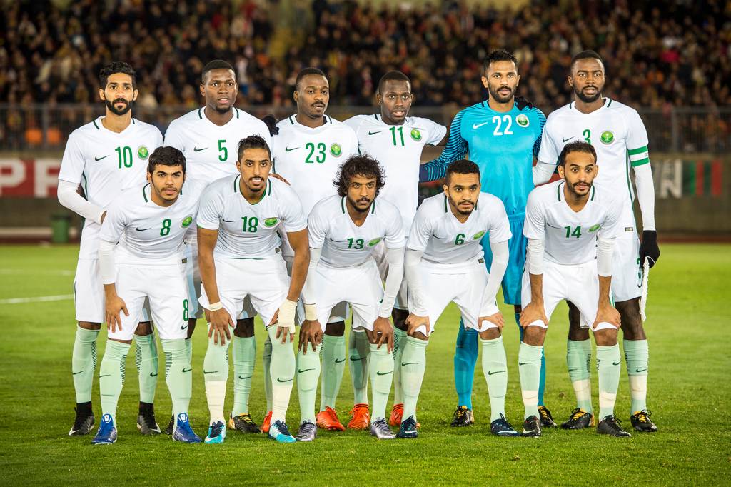 VISEU, PORTUGAL - NOVEMBER 10: Players of Saudi Arabia pose for a group photograph during the International Friendly match between Portugal and Saudi Arabia at Estadio do Fontelo on November 10, 2017 in Viseu, Portugal. (Photo by Octavio Passos/Getty Images)