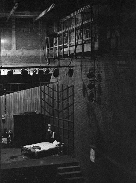 Vista desde a cabine técnica para o palco giratório (1968) Vista desde a cabine técnica para o palco giratório (1968)