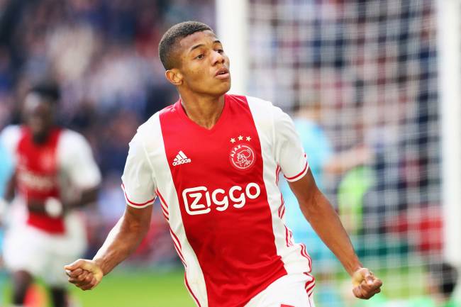 David Neres comemora gol pelo Ajax no Campeonato Holandês, em Amsterdã