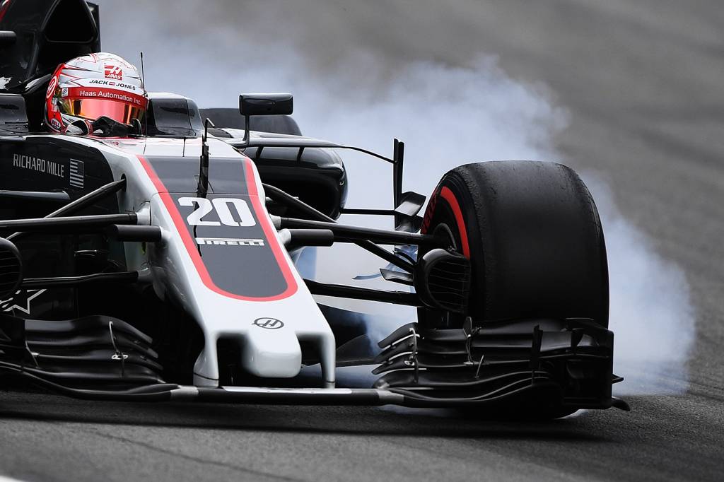O piloto Kevin Magnussen, da Mercedes, durante o Grande Pr&ecirc;mio do Brasil em Interlagos - 12/11/2017