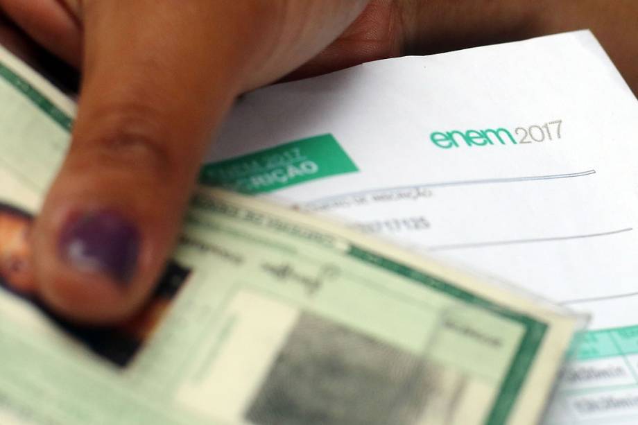 Estudantes se preparam para prova do ENEM 2017