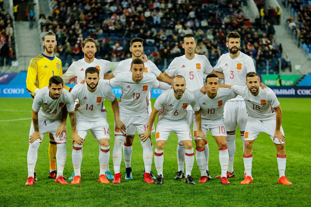 SAINT PETERSBURG, RUSSIA - NOVEMBER 14: Spain national team players pose before Russia and Spain International friendly match on November 14, 2017 at Saint Petersburg Stadium in Saint Petersburg, Russia. (Photo by Epsilon/Getty Images)