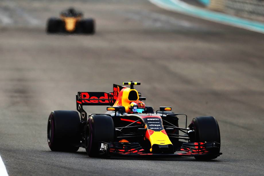 O piloto Max Verstappen, da equipe Red Bull, durante o Grande Prêmio de Abu Dhabi de Fórmula 1, realizado no Circuito Yas Marina - 26/11/2017