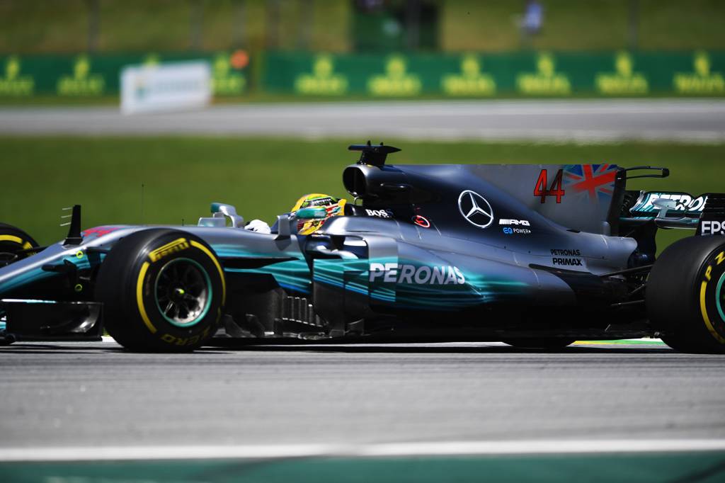 O piloto ingl&ecirc;s Lewis Hamilton, da Mercedes, durante o Grande Pr&ecirc;mio do Brasil em Interlagos - 12/11/2017