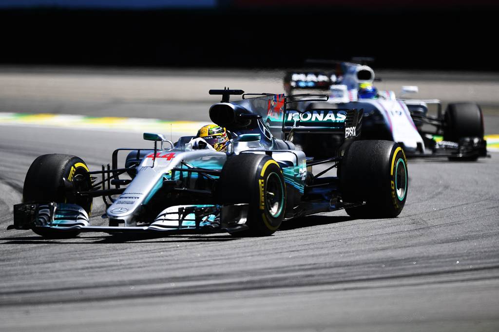 O piloto ingl&ecirc;s Lewis Hamilton, da Mercedes, durante o Grande Pr&ecirc;mio do Brasil em Interlagos - 12/11/2017