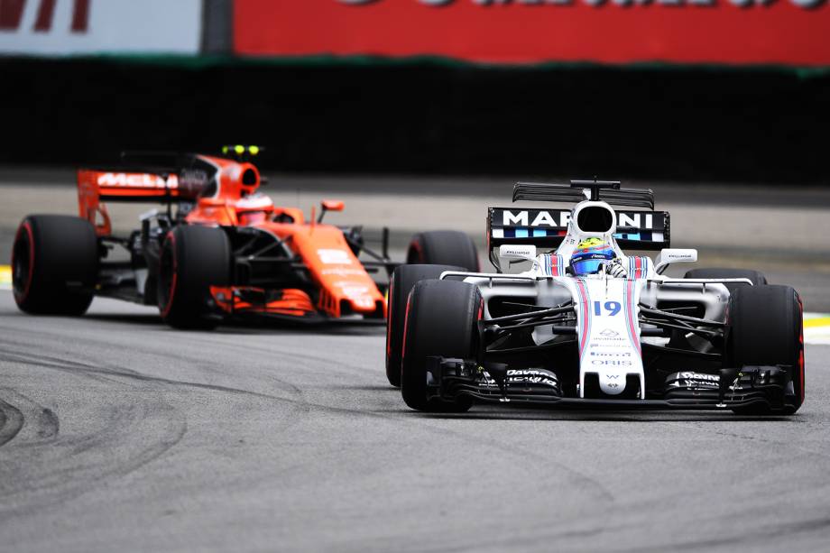 O piloto Felipe Massa, da Williams, durante segundo dia de treino livre para o Grande Prêmio do Brasil, no Autódromo de Interlagos - 11/11/2017