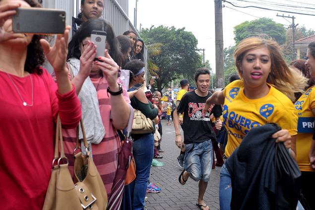 Últimos estudantes chegam correndo para prova do ENEM minutos antes dos portões se fecharem no campus da Uninove Barra Funda, em São Paulpo Últimos estudantes chegam correndo para prova do ENEM minutos antes dos portões se fecharem no campus da Uninove Barra Funda, em São Paulpo